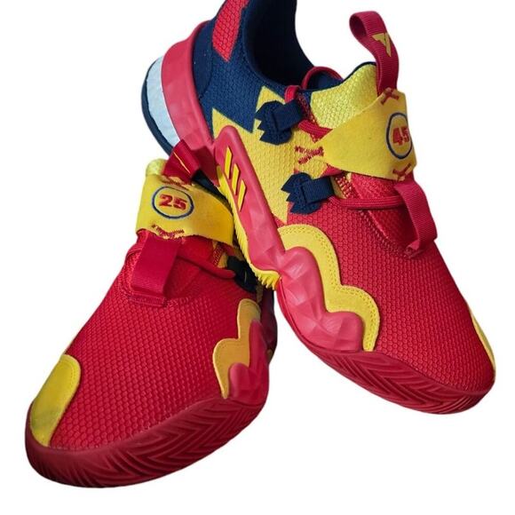 Adidas Trae Young Sneaker - Picture 2 of 5